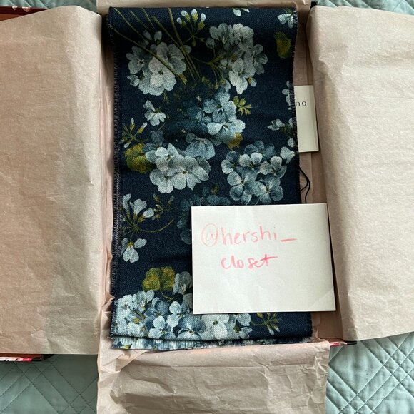 NEW Authentic Gucci GG Blooms Logo Reversible Monogram Wool Scarf w/ Box - Picture 4 of 8